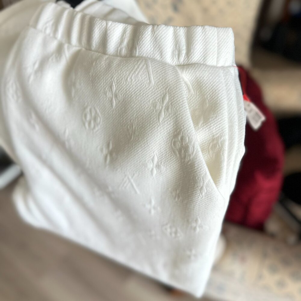 A MUST BUY! TRENDY, STYLISH, Spring, Summer, Fall OR Winter, WINTER WHITE! - Picture 8 of 9